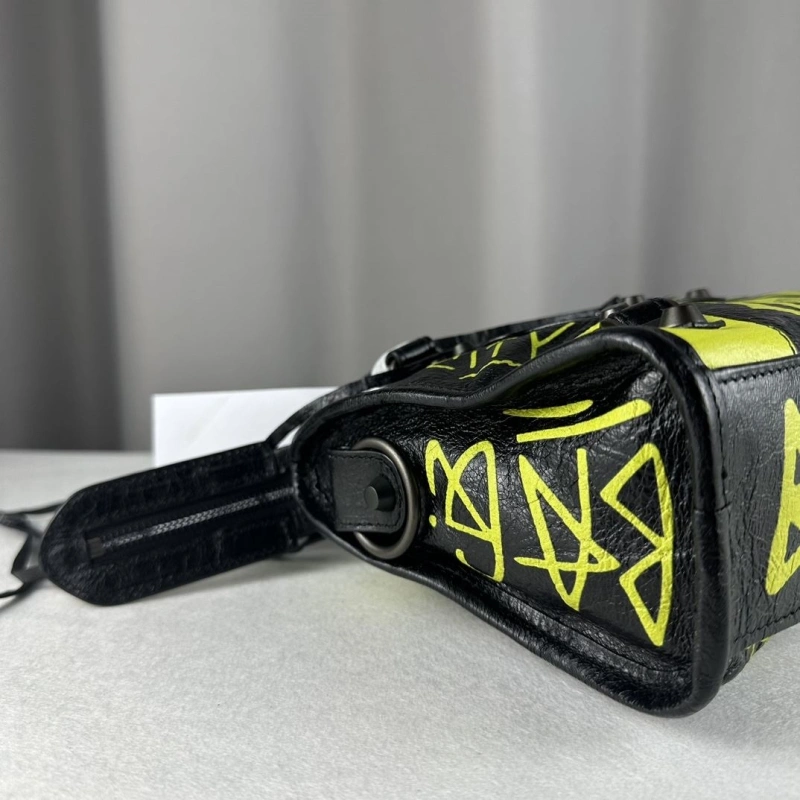 Resilient Bxlxnciaga Top Handle Bags 83840