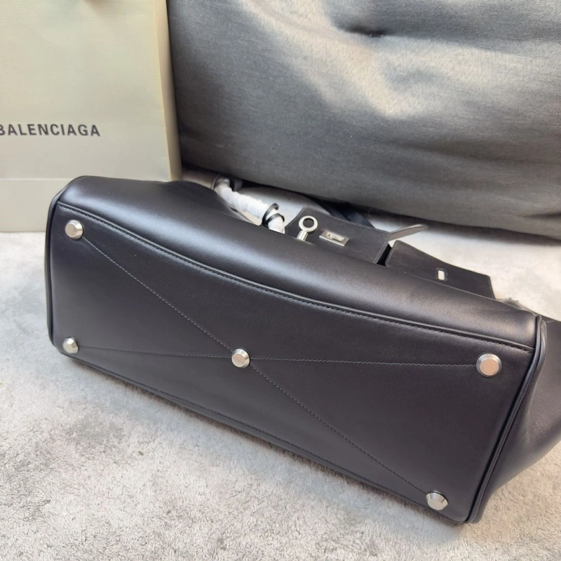 Resilient Bxlxnciaga Shopping Bags 84179