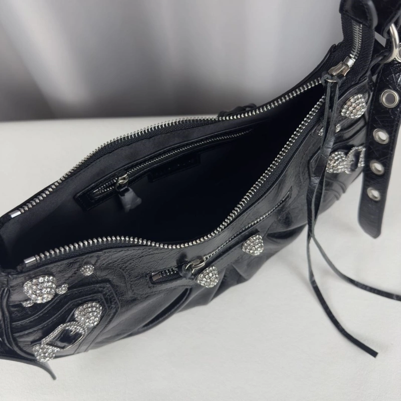 ModernLook Bxlxnciaga  City Bags 84499