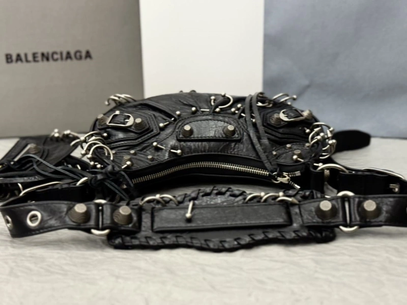 Cozy Bxlxnciaga  City Bags 84402