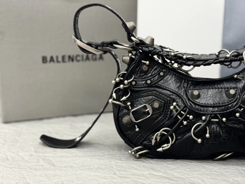 Cozy Bxlxnciaga  City Bags 84402