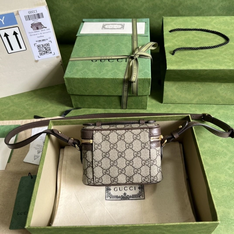 Minimalist Gxccx Cosmetic Bags 45107
