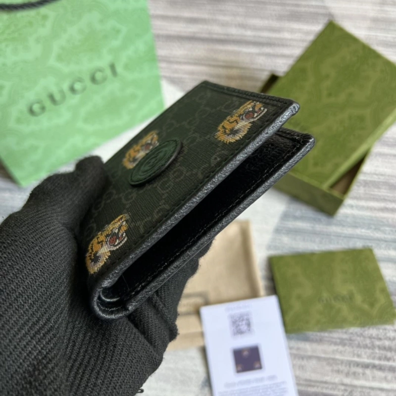 Versatile Gxccx Wallets & Purse 43225