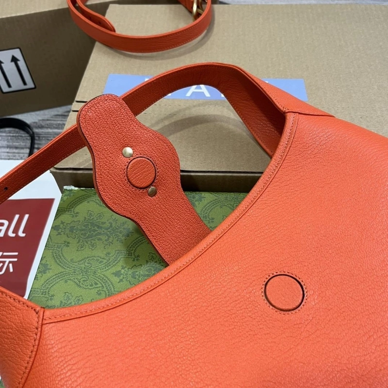 Fashionable Gxccx Top Handle Bags 43567