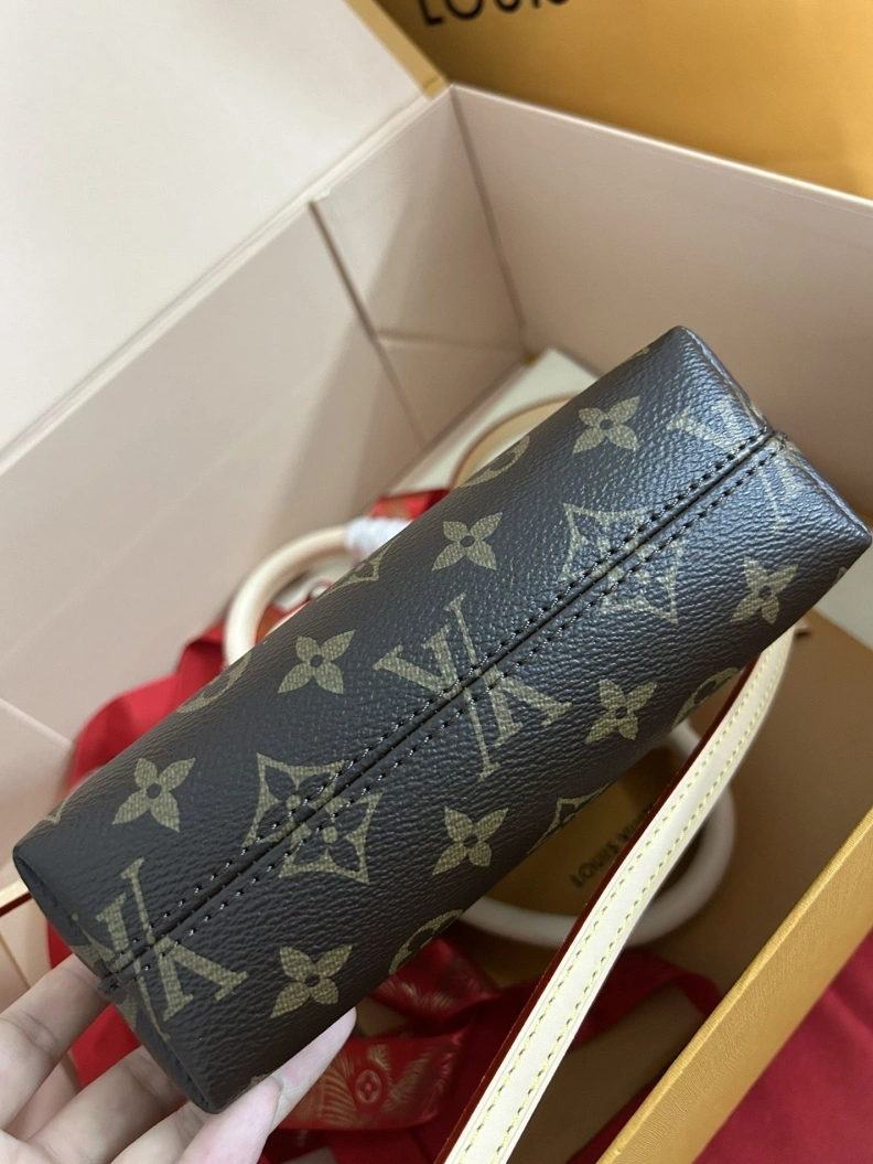 LX Top Handle Bags Reliable 2726