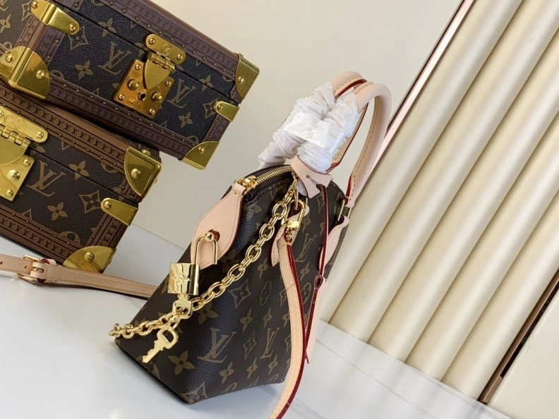 LX Top Handle Bags Practical 2692