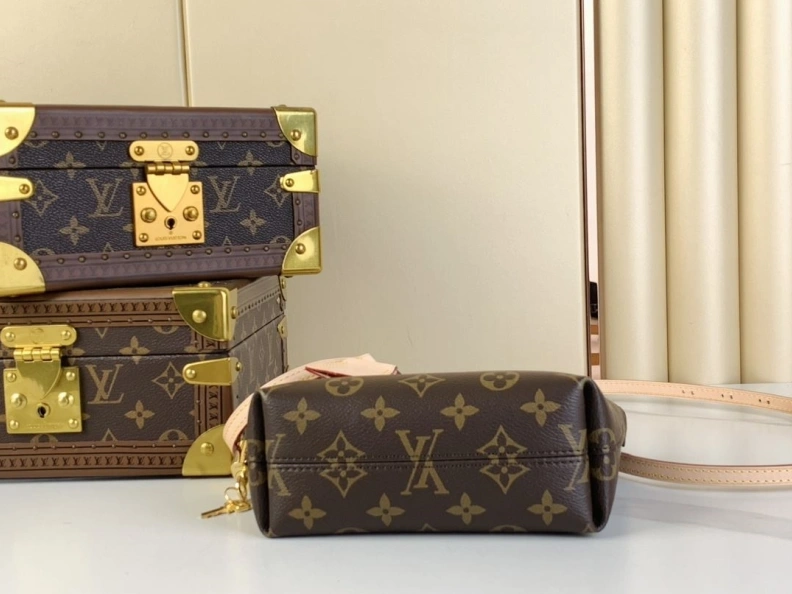 LX Top Handle Bags Practical 2692