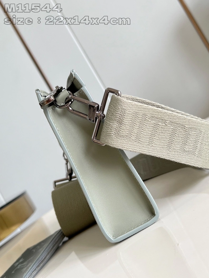 Trendsetting LX Clutch Bags 2836