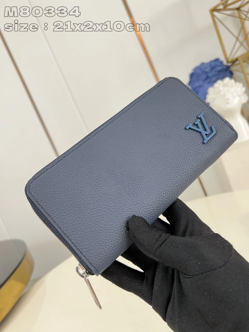 Sophisticated LX Wallets 2704