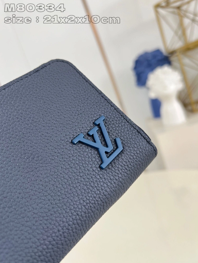 Sophisticated LX Wallets 2704