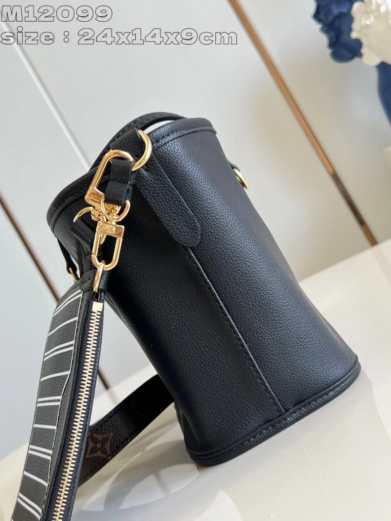 Resilient LX Shopping Bags 2736