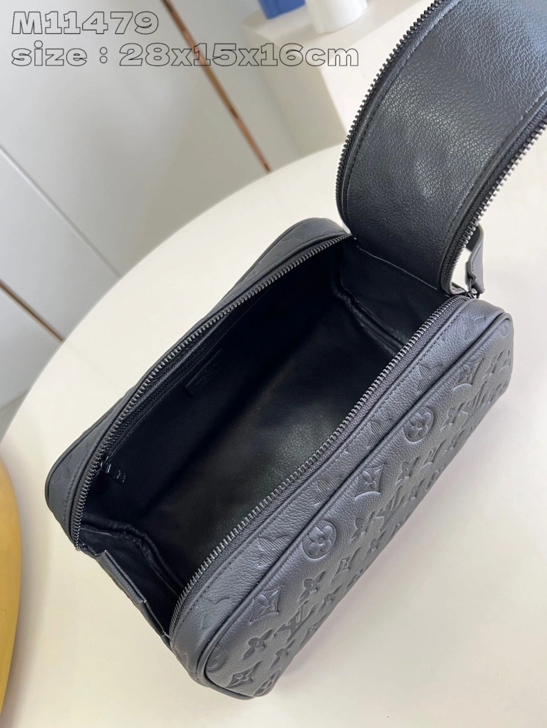 LX Cosmetic Bags Comfortable 2823