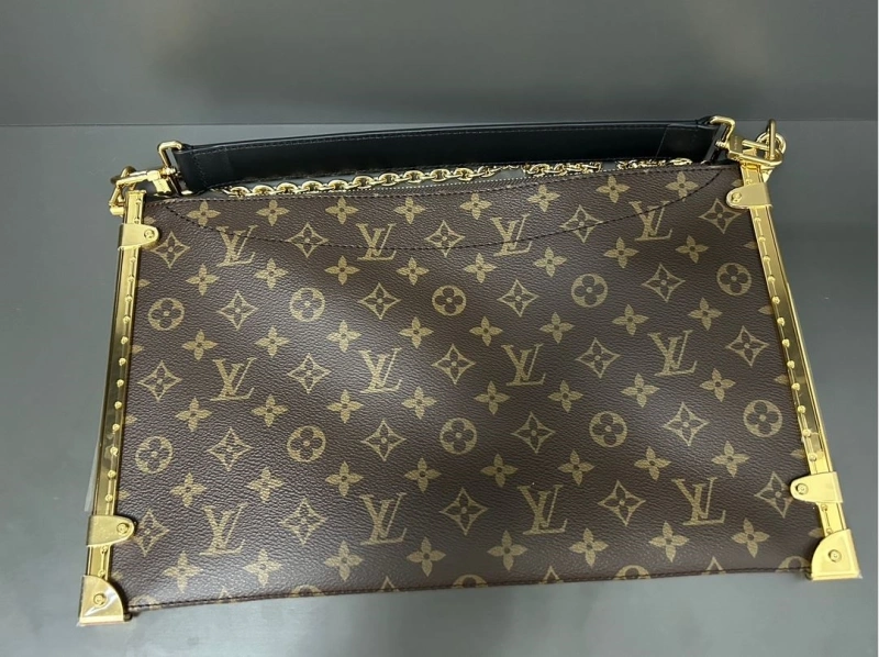 WellDesigned LX Top Handle Bags 1931