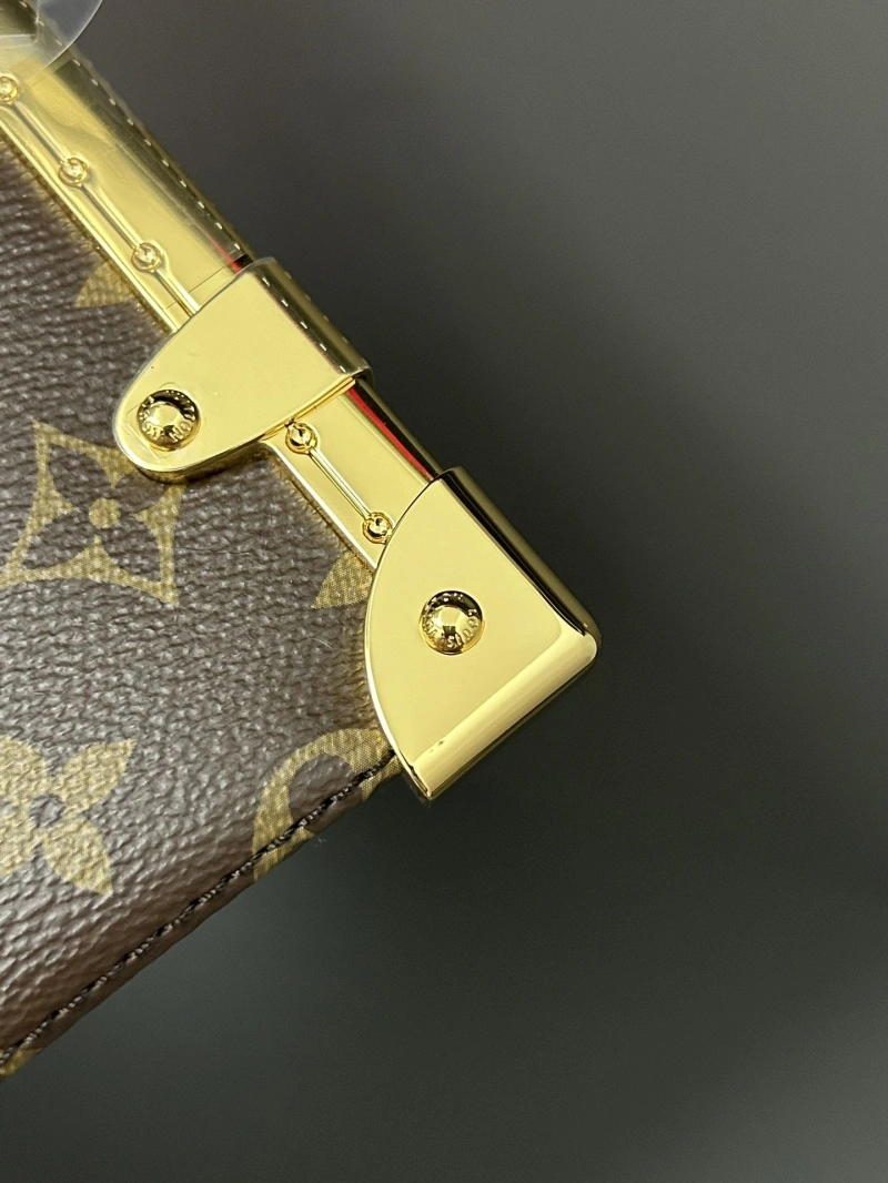 WellDesigned LX Top Handle Bags 1931