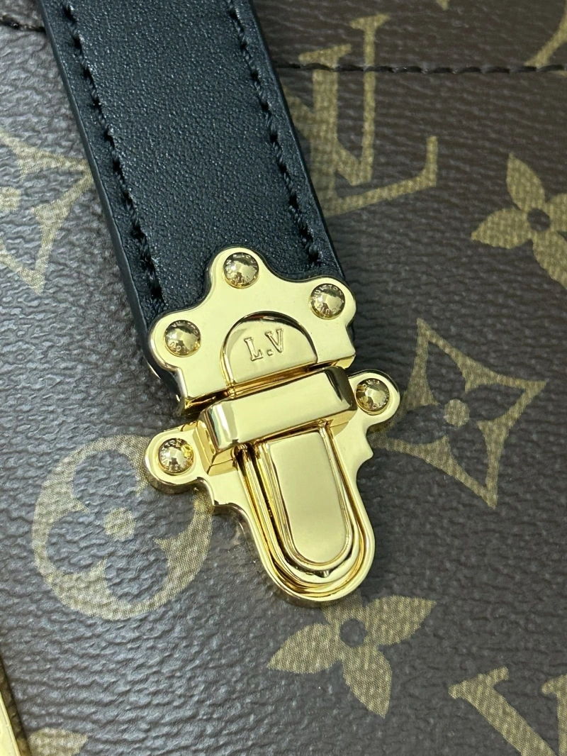 WellDesigned LX Top Handle Bags 1931