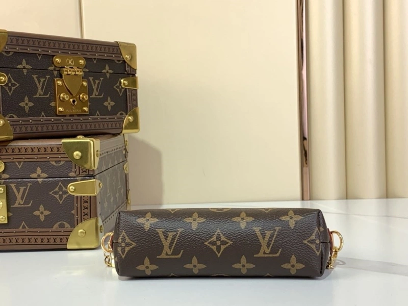 Unique LX Cosmetic Bags 2028