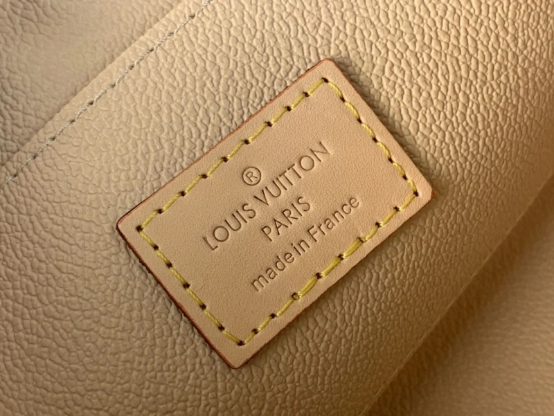 Unique LX Cosmetic Bags 2028