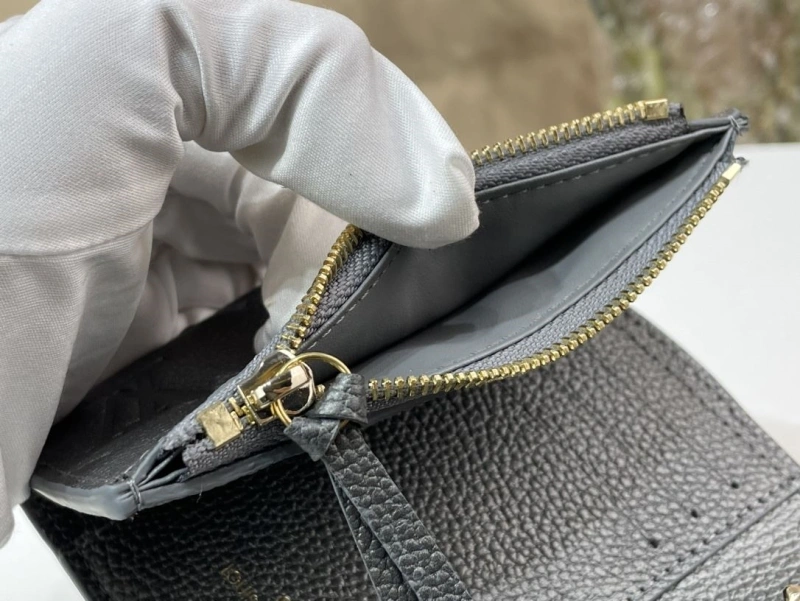 Efficient LX Wallets 1817