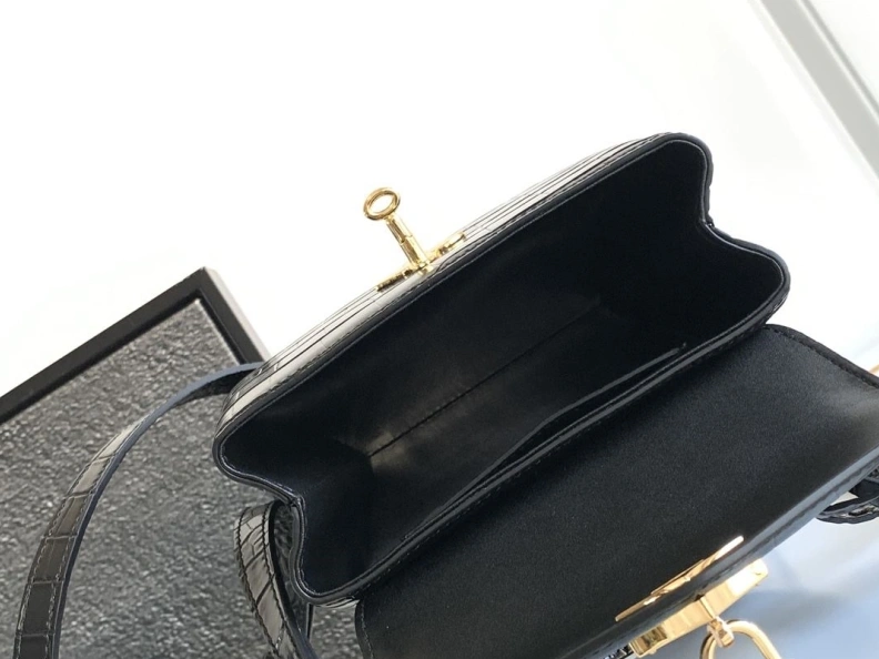 ModernLook LX Top Handle Bags 1094