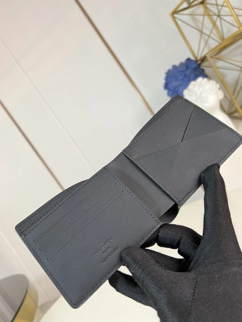 LX Wallets Functional 1057