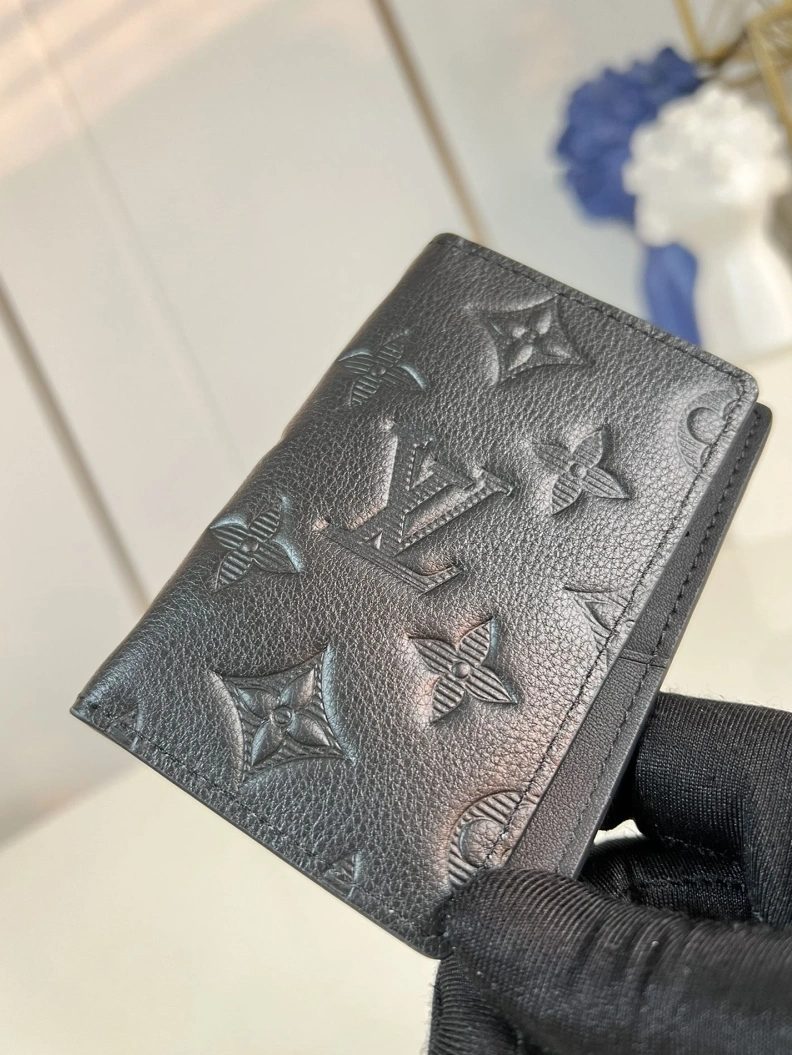 Lightweight LX Wallets 1056