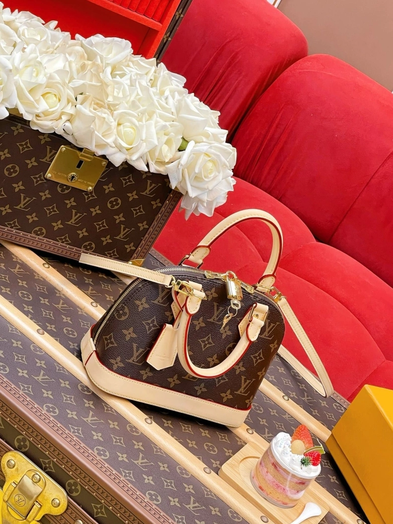Versatile LX Top Handle Bags 1085