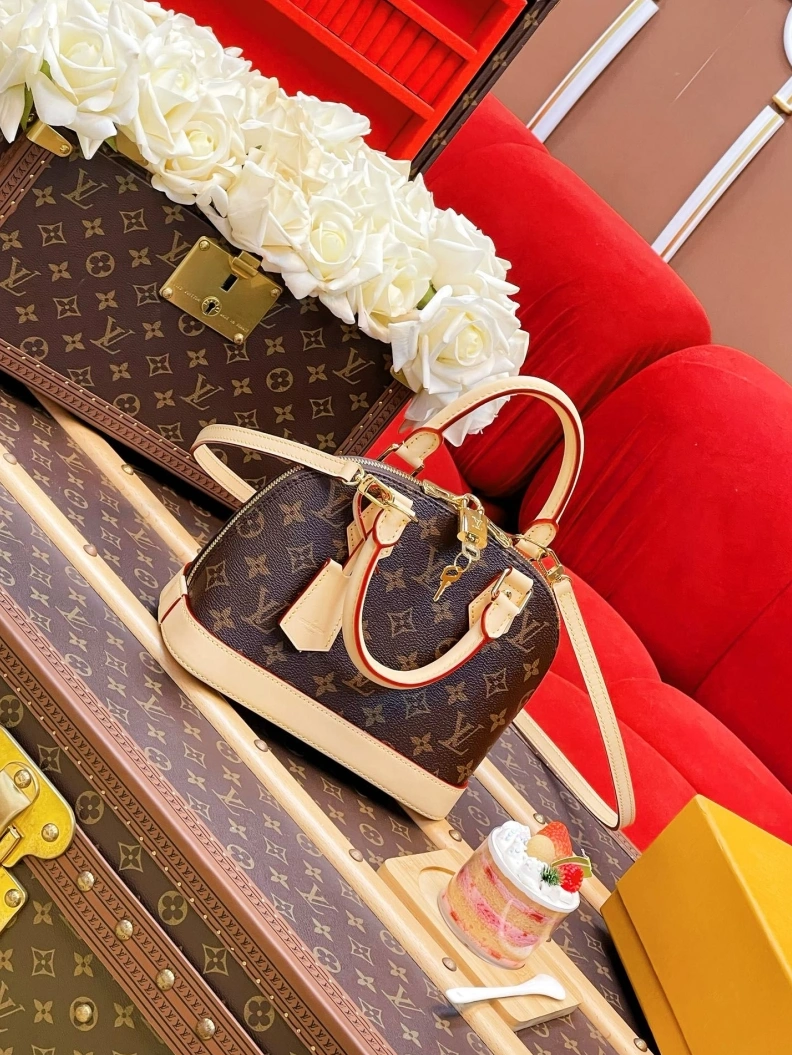 Versatile LX Top Handle Bags 1085