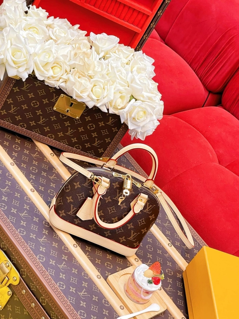 Versatile LX Top Handle Bags 1085