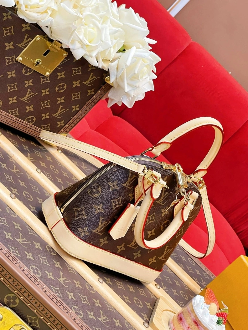 Versatile LX Top Handle Bags 1085