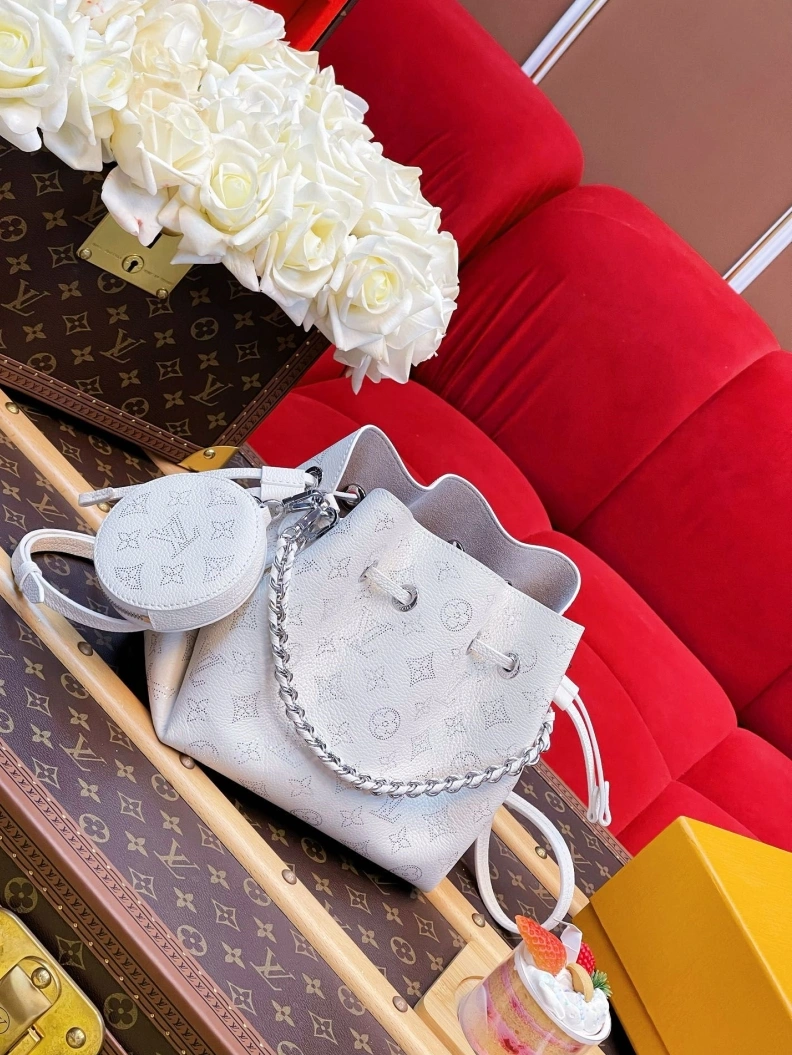 Sleek LX Bucket Bags 1315