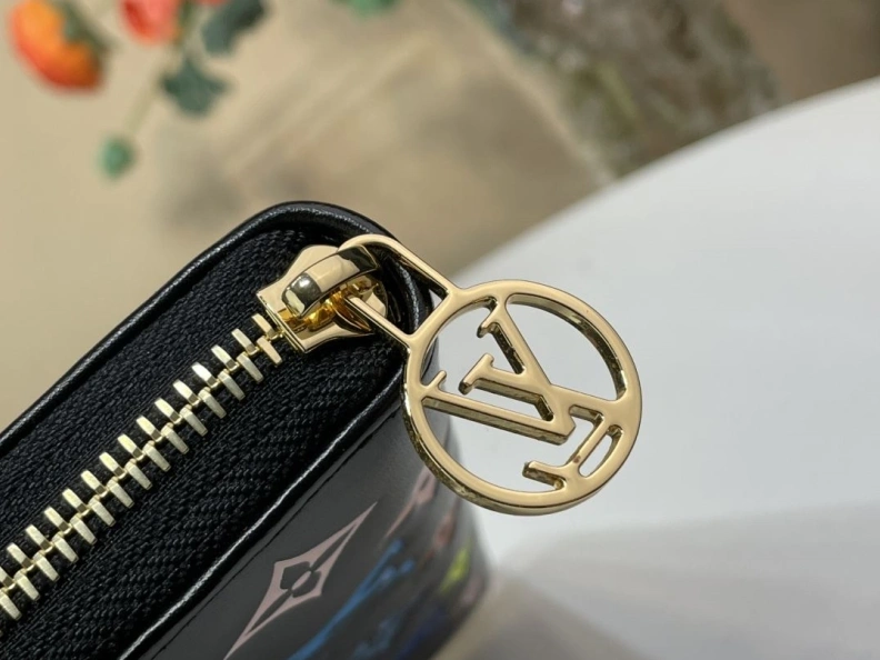 Fashionable LX Wallets 224