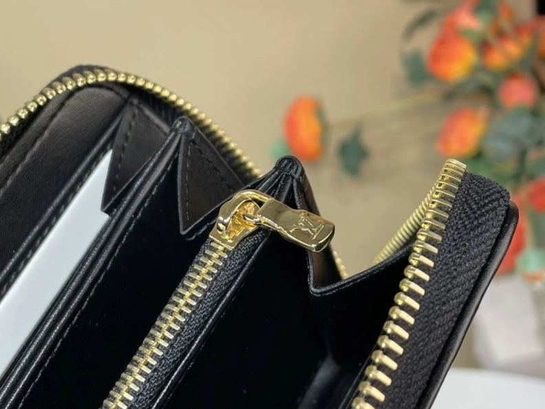Fashionable LX Wallets 224