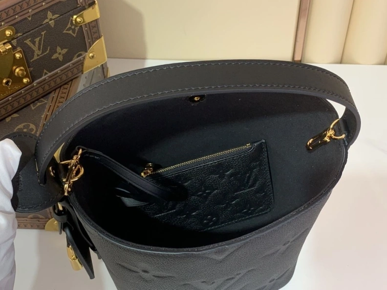LX Bucket Bags Sleek 719