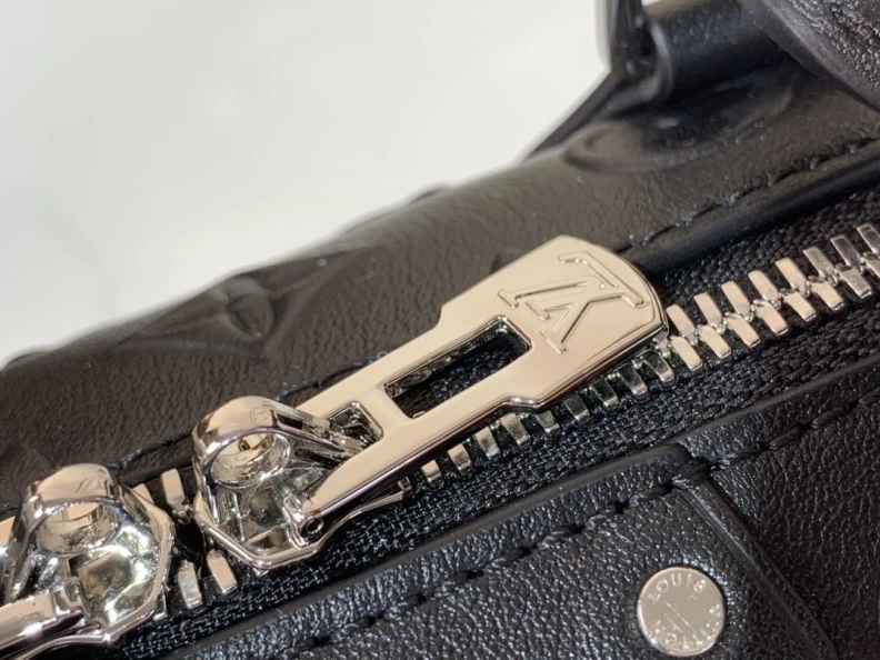 Versatile LX Speedy Bags 448