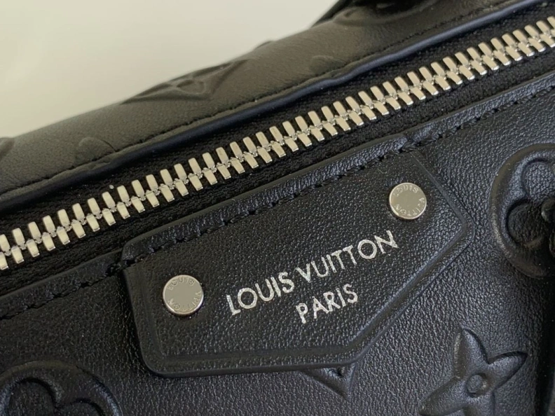 Versatile LX Speedy Bags 448
