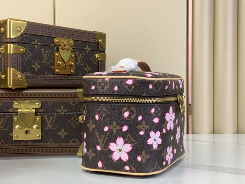 Practical LX Cosmetic Bags 582