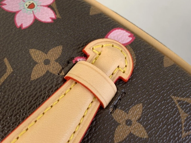 Practical LX Cosmetic Bags 582