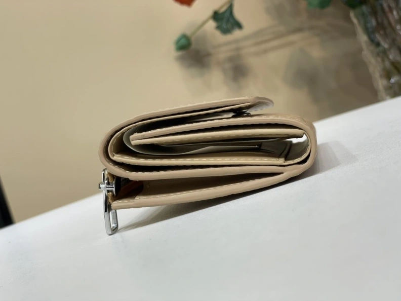 Sleek LX Wallets 229