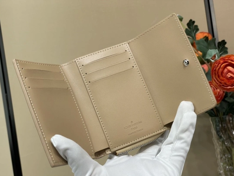 Sleek LX Wallets 229