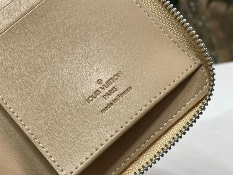 Cozy LX Wallets 227
