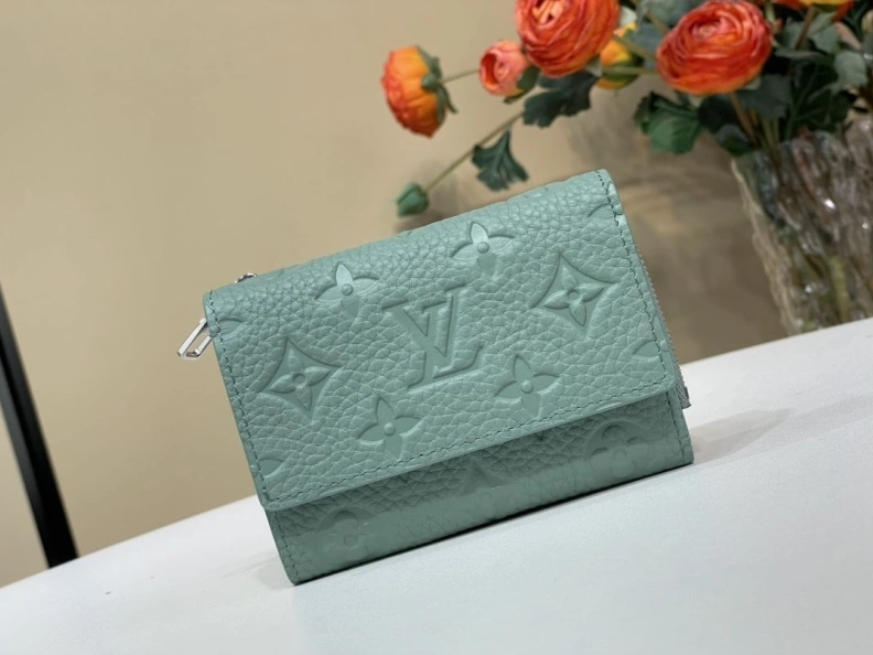 Sophisticated LX Wallets 225