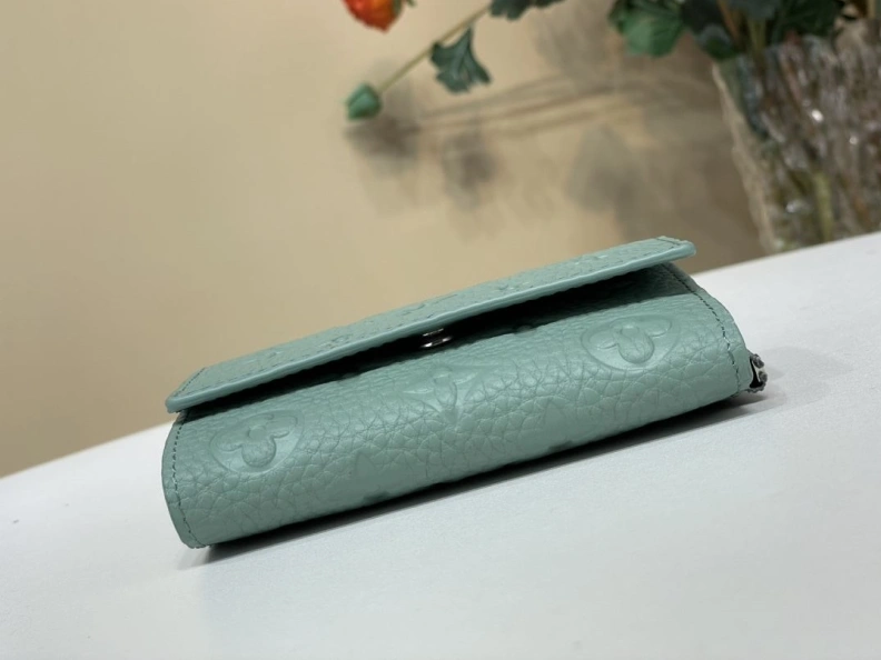 Sophisticated LX Wallets 225