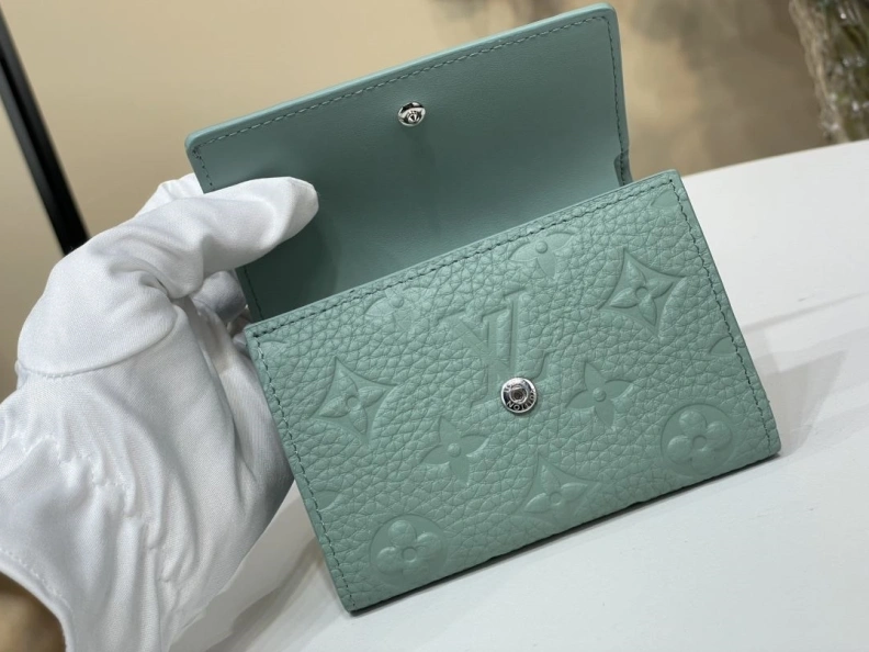 Sophisticated LX Wallets 225