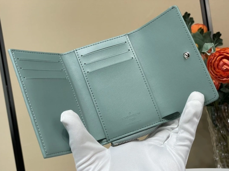 Sophisticated LX Wallets 225