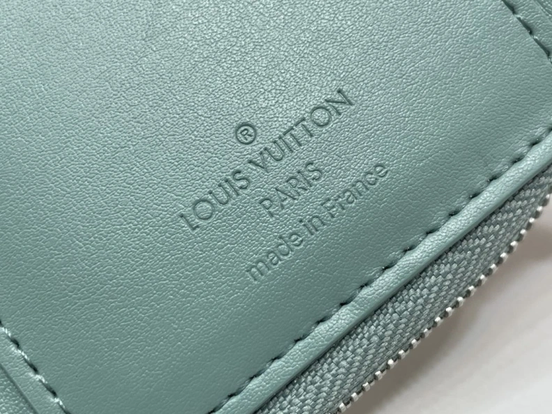 Sophisticated LX Wallets 225