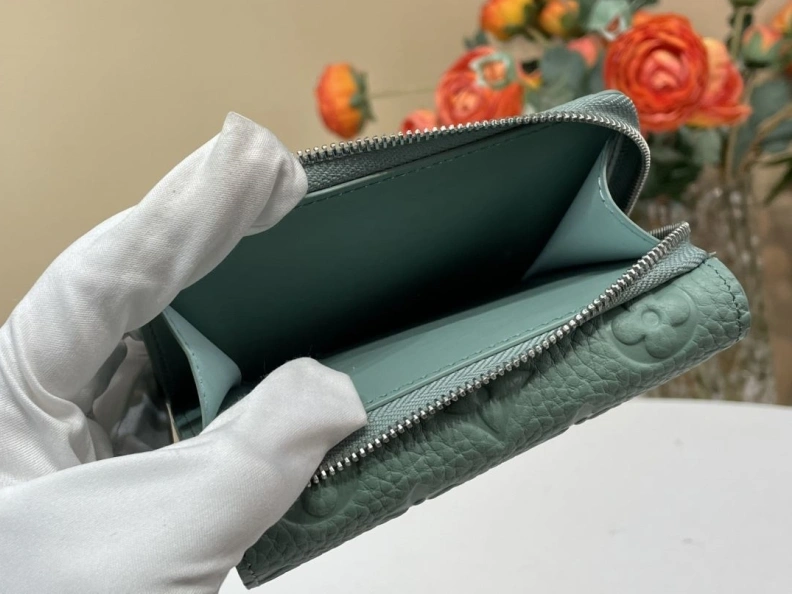 Sophisticated LX Wallets 225