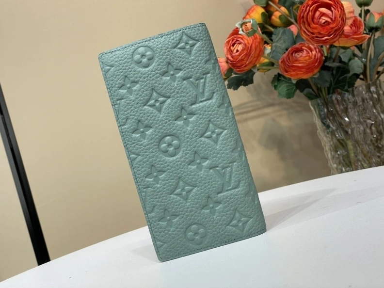 WellDesigned LX Wallets 211