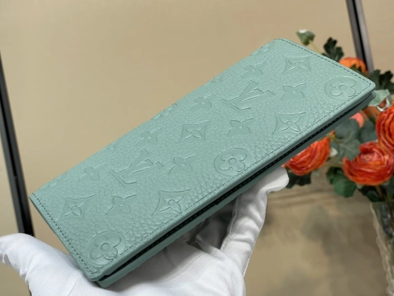 WellDesigned LX Wallets 211