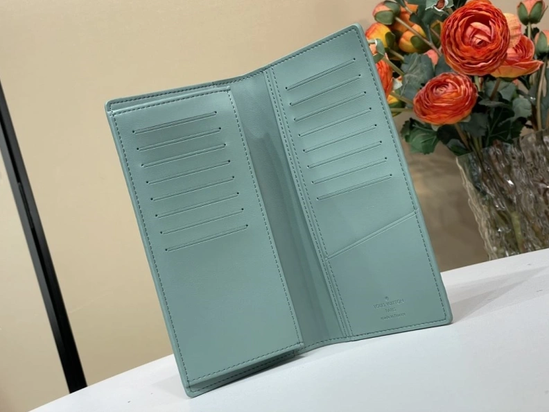 WellDesigned LX Wallets 211