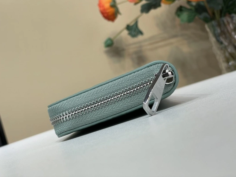 Minimalist LX Wallets 216